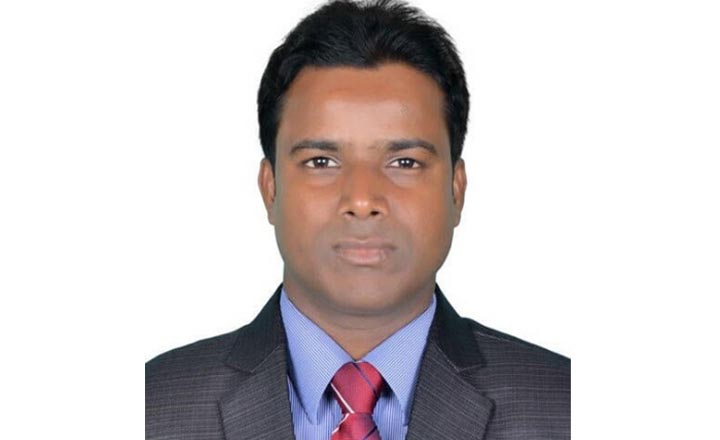 মোটা না চিকন হয়েছো দেখার জন্য ছাত্রীকে ইবি শিক্ষকের ভিডিও কল